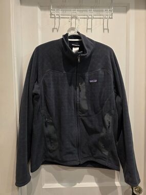 Patagonia Men's Charcoal Full-Zip Lightweight Fleece Jacket